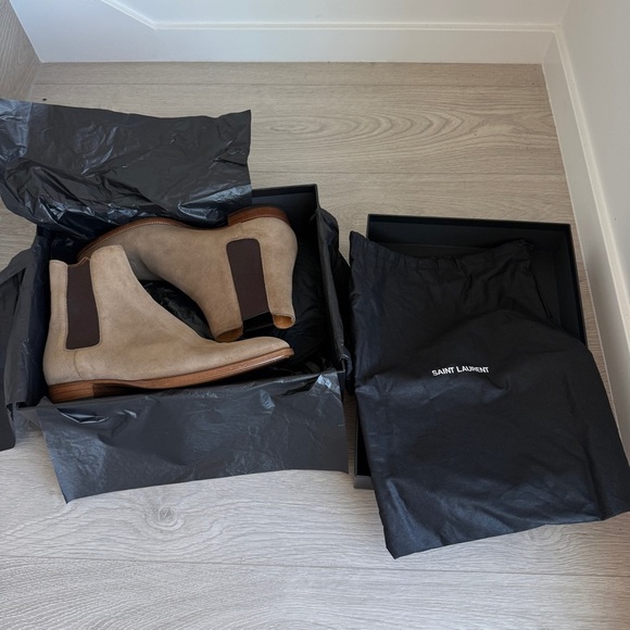 BRAND NEW IN BOX Saint Laurent Tan Suede Boots SUEDE SOHO Mid heel leather - Picture 1 of 14